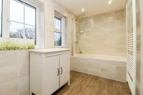BATHROOM/W.C.