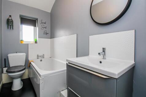 BATHROOM/W.C.