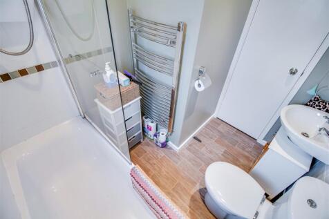 HOUSE BATHROOM/W.C.