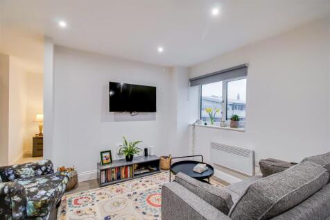 OPEN PLAN LIVING DINING KITCHEN