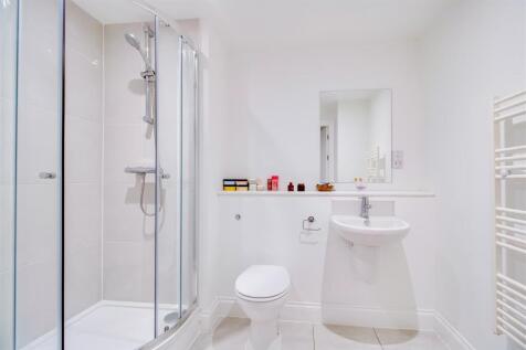 SHOWER ROOM/W.C.