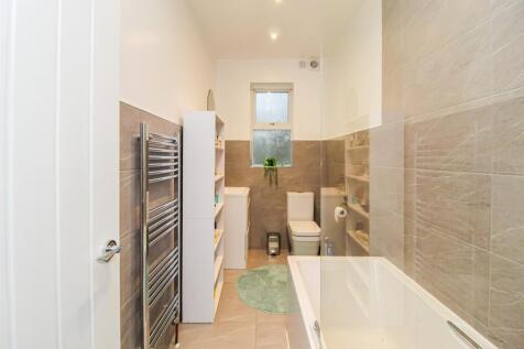 BATHROOM/W.C.