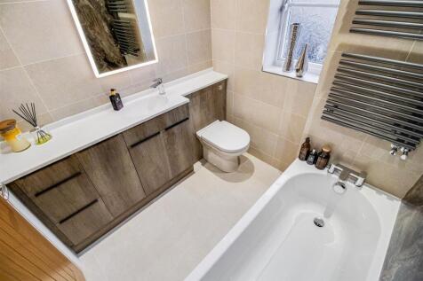 BATHROOM/W.C.