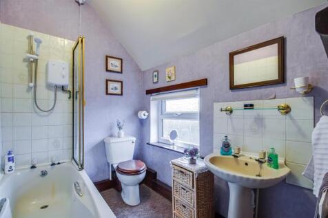 BATHROOM/W.C.