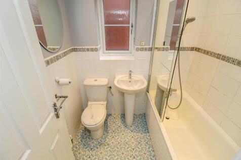 BATHROOM/W.C.