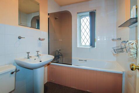 BATHROOM/W.C.