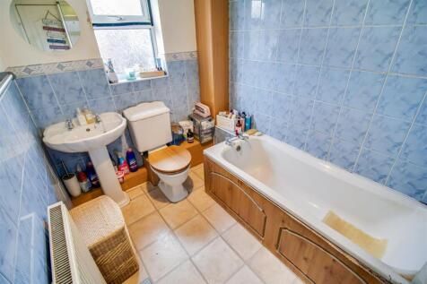 BATHROOM/W.C.