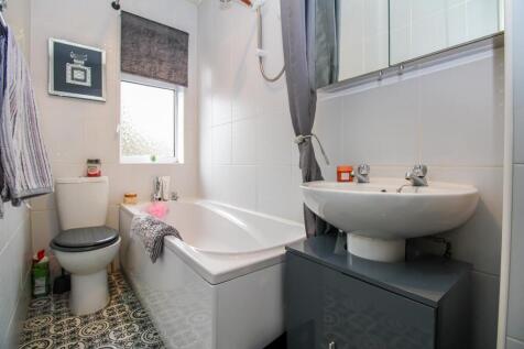 BATHROOM/W.C.