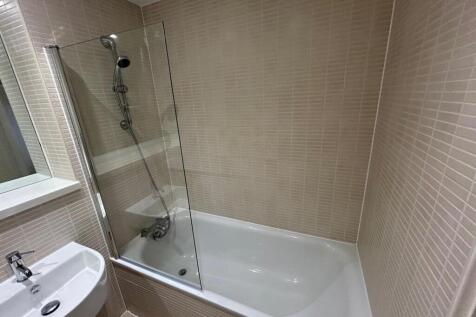 BATHROOM/W.C.