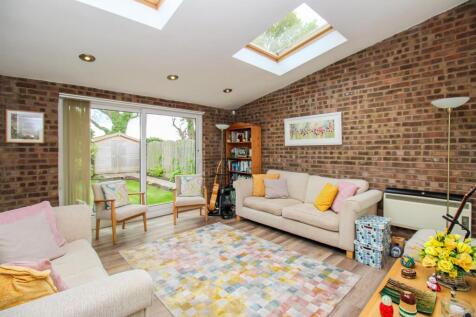 SITTING/GARDEN ROOM