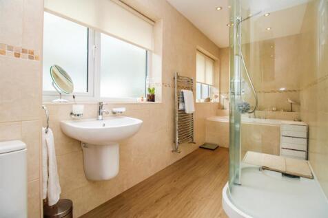 BATHROOM/W.C.