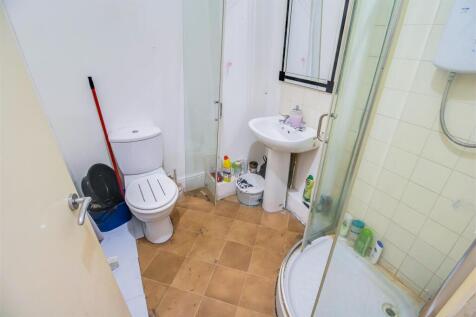 SHOWER ROOM/W.C.