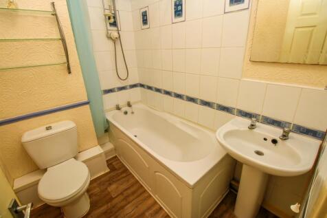 BATHROOM/W.C.