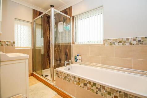 BATHROOM/W.C.