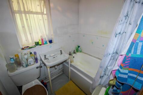 BATHROOM/W.C.