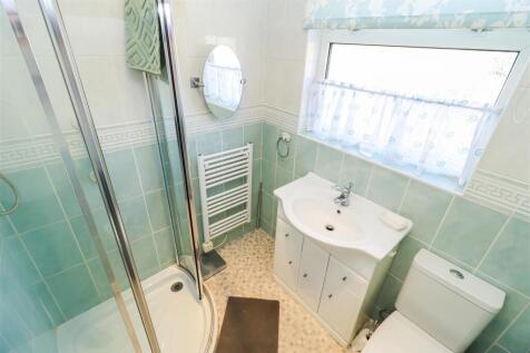 SHOWER ROOM/W.C.