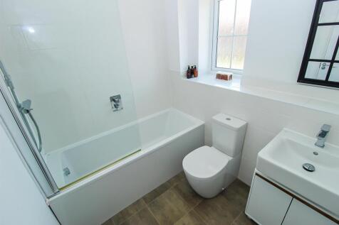 BATHROOM/W.C.
