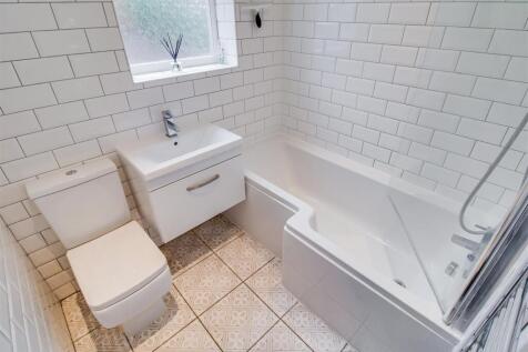 BATHROOM/W.C.