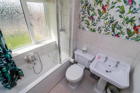BATHROOM/W.C.