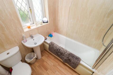 BATHROOM/W.C.