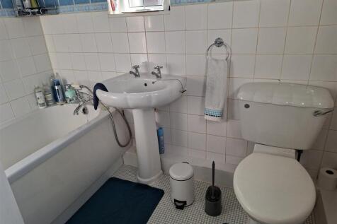 BATHROOM/W.C.