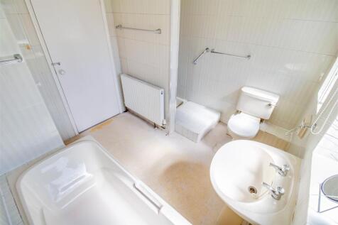BATHROOM/W.C.
