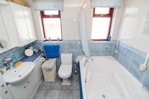 BATHROOM/W.C.