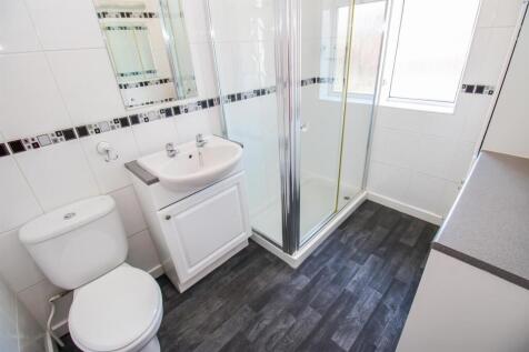 SHOWER ROOM/W.C.