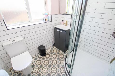 SHOWER ROOM/W.C.