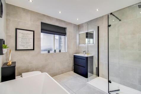 BATHROOM/W.C.