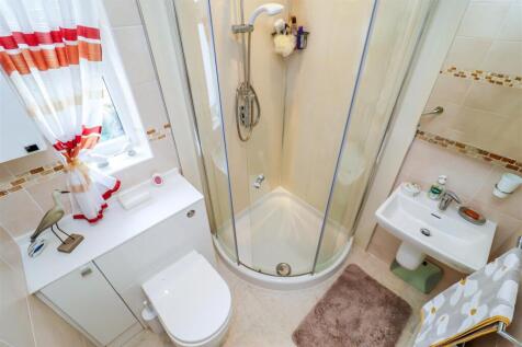 SHOWER ROOM/W.C.