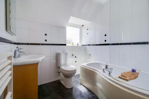BATHROOM/W.C.