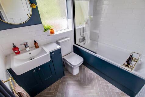 BATHROOM/W.C.