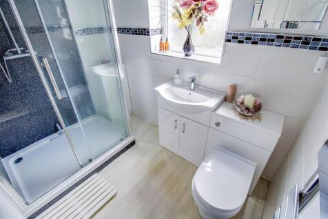 SHOWER ROOM/W.C.