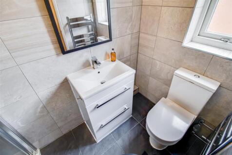 EN SUITE SHOWER ROOM/W.C.