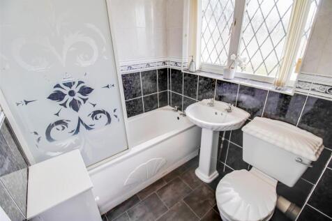BATHROOM/W.C.