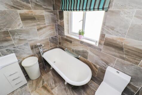 BATHROOM/W.C.