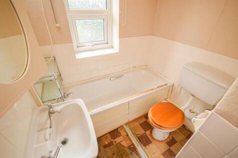 BATHROOM/W.C.