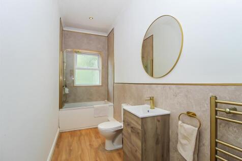 BATHROOM/W.C.