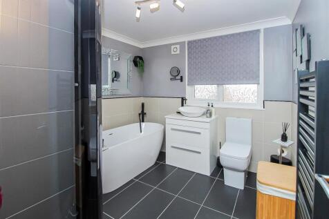 BATHROOM/W.C.