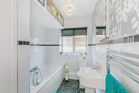 BATHROOM/W.C.