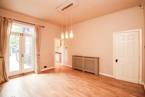 SITTING/DINING ROOM