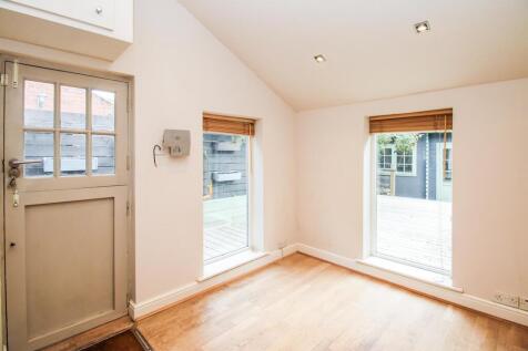 GARDEN ROOM