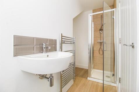 EN SUITE SHOWER ROOM/W.C.