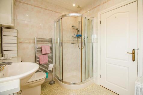 HOUSE BATHROOM/W.C.