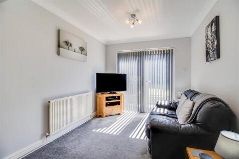 7 Willow Garth, Sitting Room (3).jpg