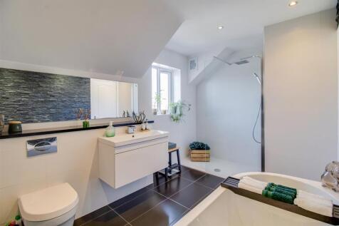 BATHROOM/W.C.