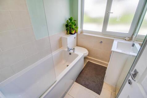 BATHROOM/W.C.