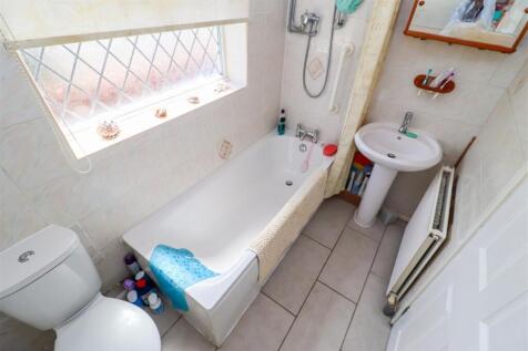 BATHROOM/W.C.