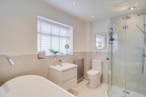 BATHROOM/W.C.